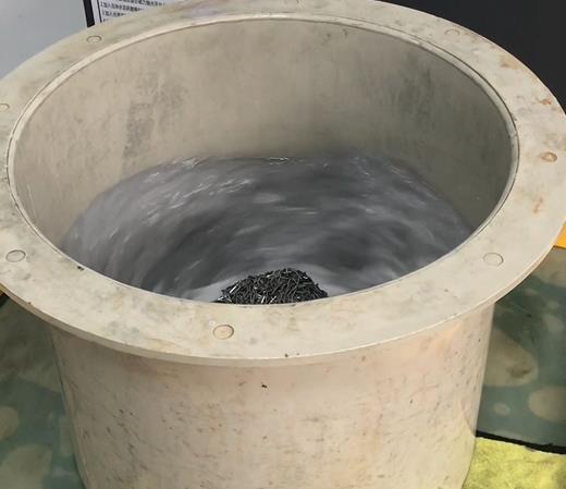 鋁型材拋光中 鋁型材拋光中